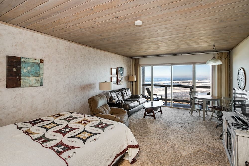 The Lanai At The Cove