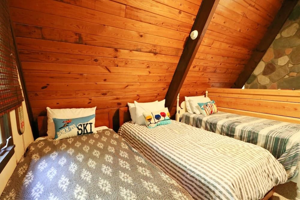 Tall Pines 3 Bedroom Home by Redawning