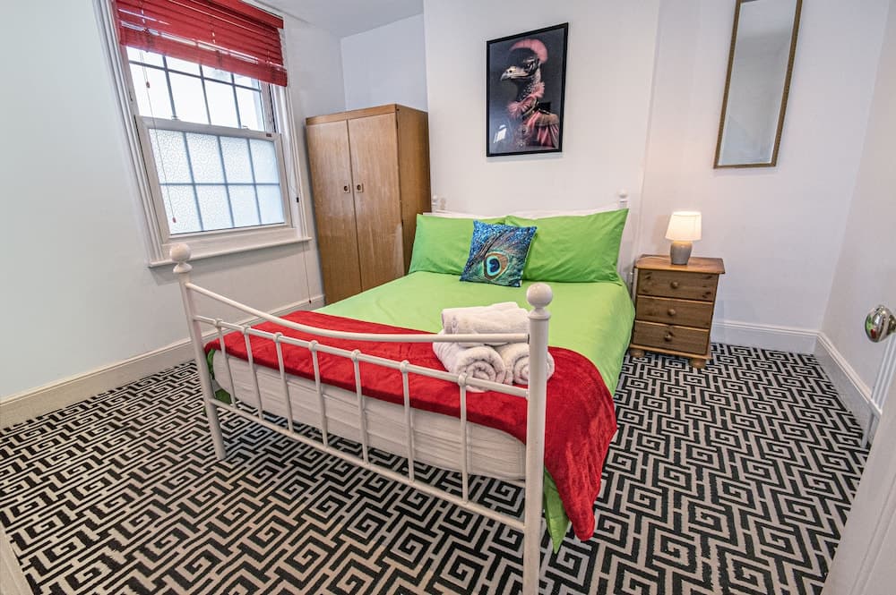 Stylish Super Central Modern Townhouse Retreat