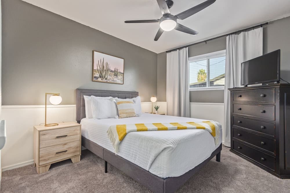 El Parque Tempe 4 Bedroom Home by Redawning