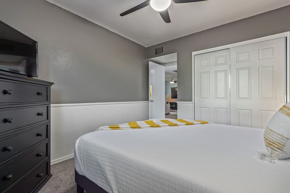 El Parque Tempe 4 Bedroom Home by Redawning