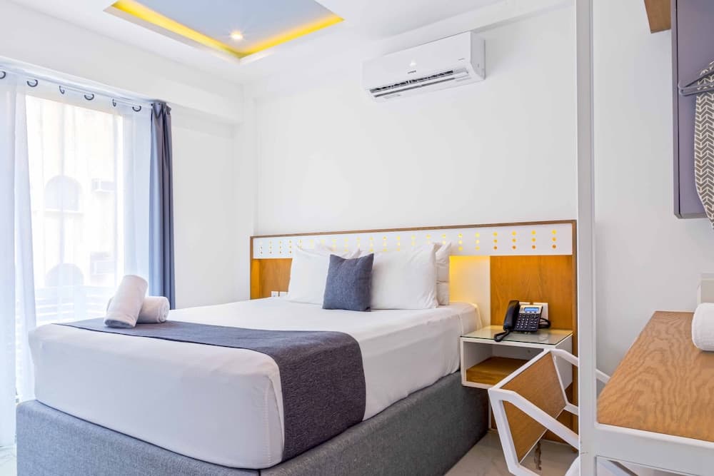 Luxury Apartments Pool & Jacuzzi