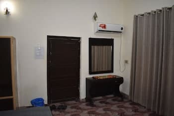 Town Palace Guest House