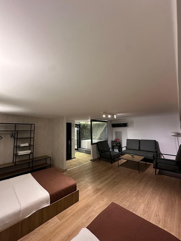 Casa Rosso Suite Hotel