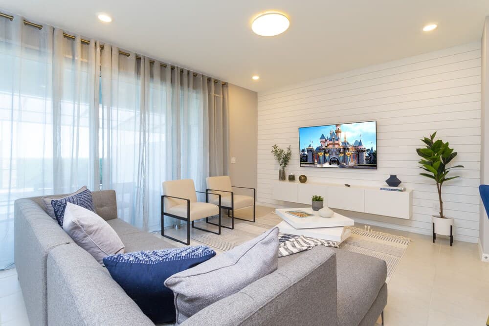 637 Windsor Island Resort 5Bd 11G 113944