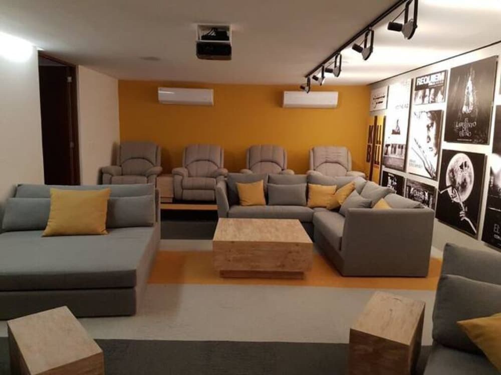 Incredible apartment 8 pax near beach