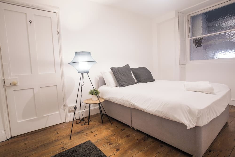 Short Stay Bristol - Pembroke Apartment