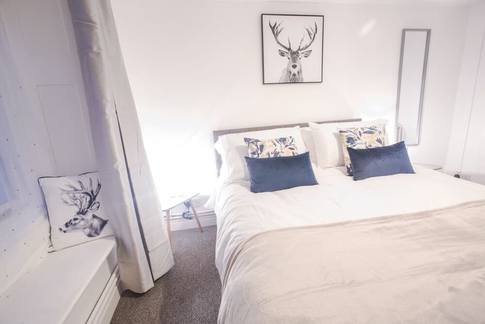 Short Stay Bristol - Oakfield Apartment