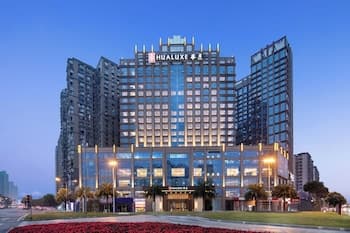Hualuxe Leshan, an IHG Hotel