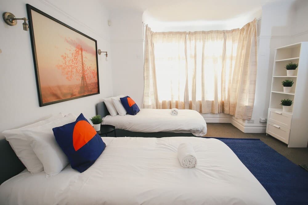 Short Stay Bristol - Court House