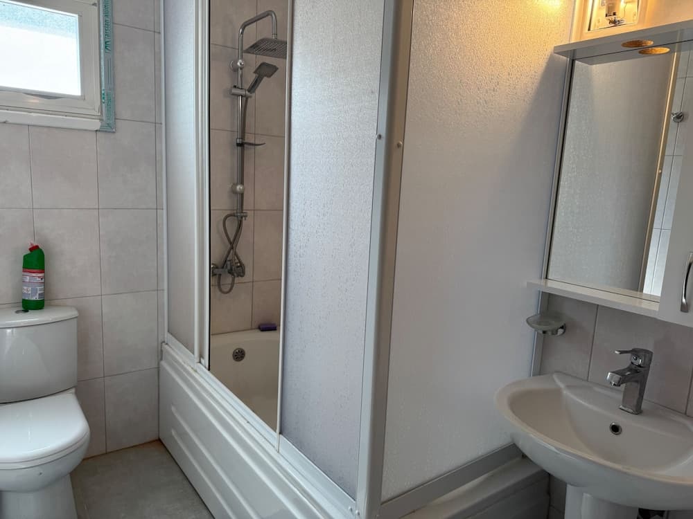 2-bed Bungalow, Sleeps 4 With Private Pool