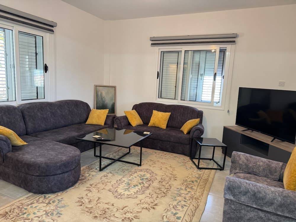 2-bed Bungalow, Sleeps 4 With Private Pool