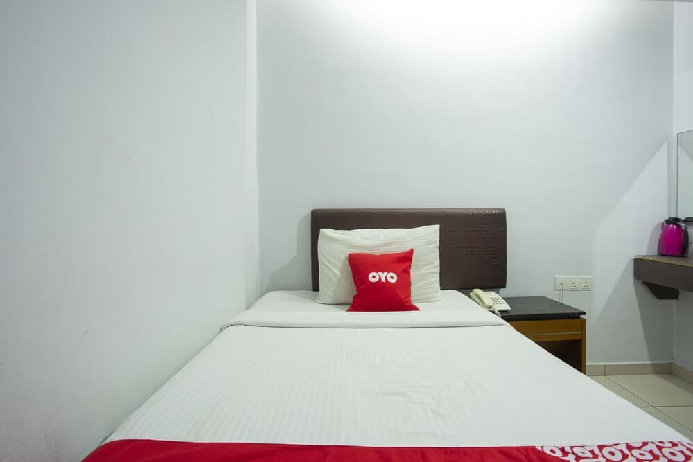 OYO 90624 Thank Q Inn 4