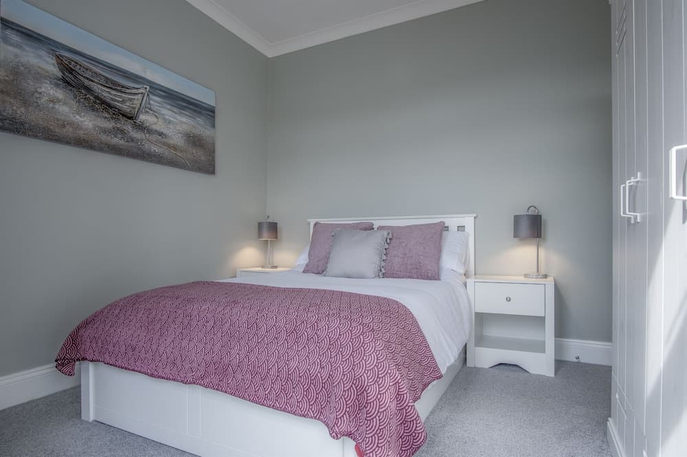 Flint House - 2 Bedroom Apartment - Tenby