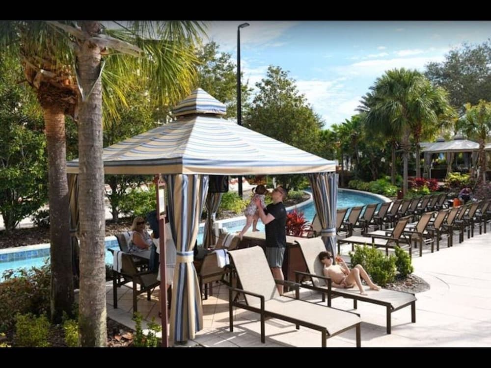 2 Bedroom Condo Next to Disney World! Full of Amenities, Water Park, Golf Course