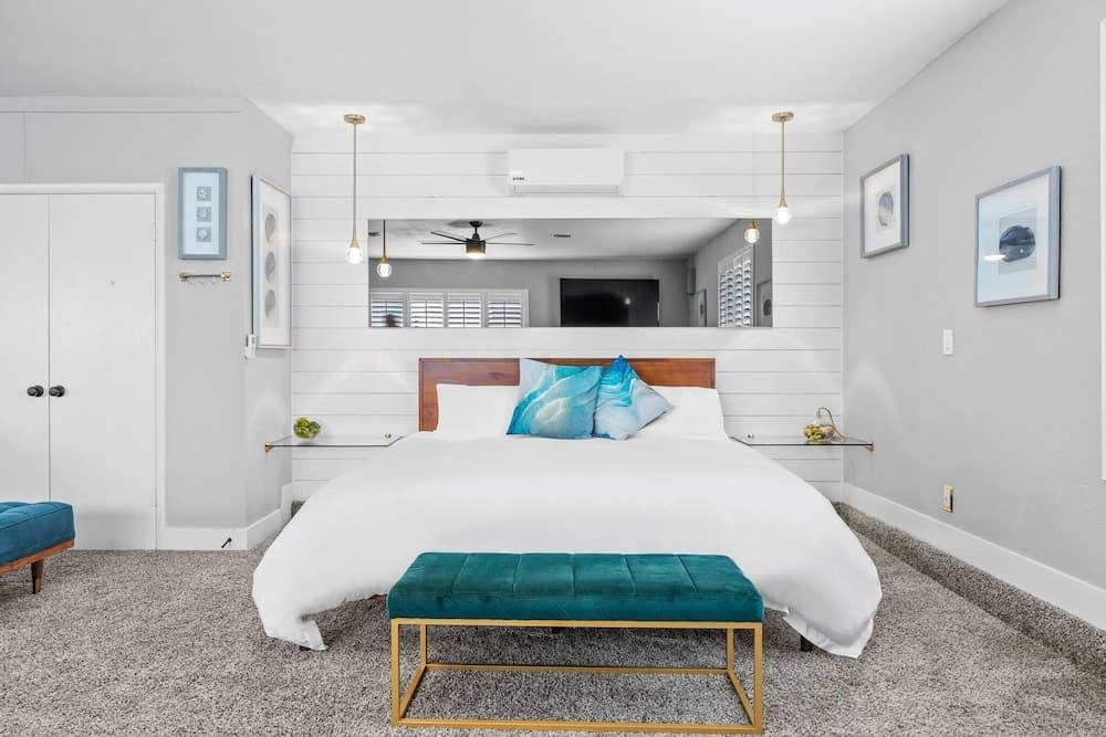 4bdrm 2 Bath Pool Close To Strip & Conventions