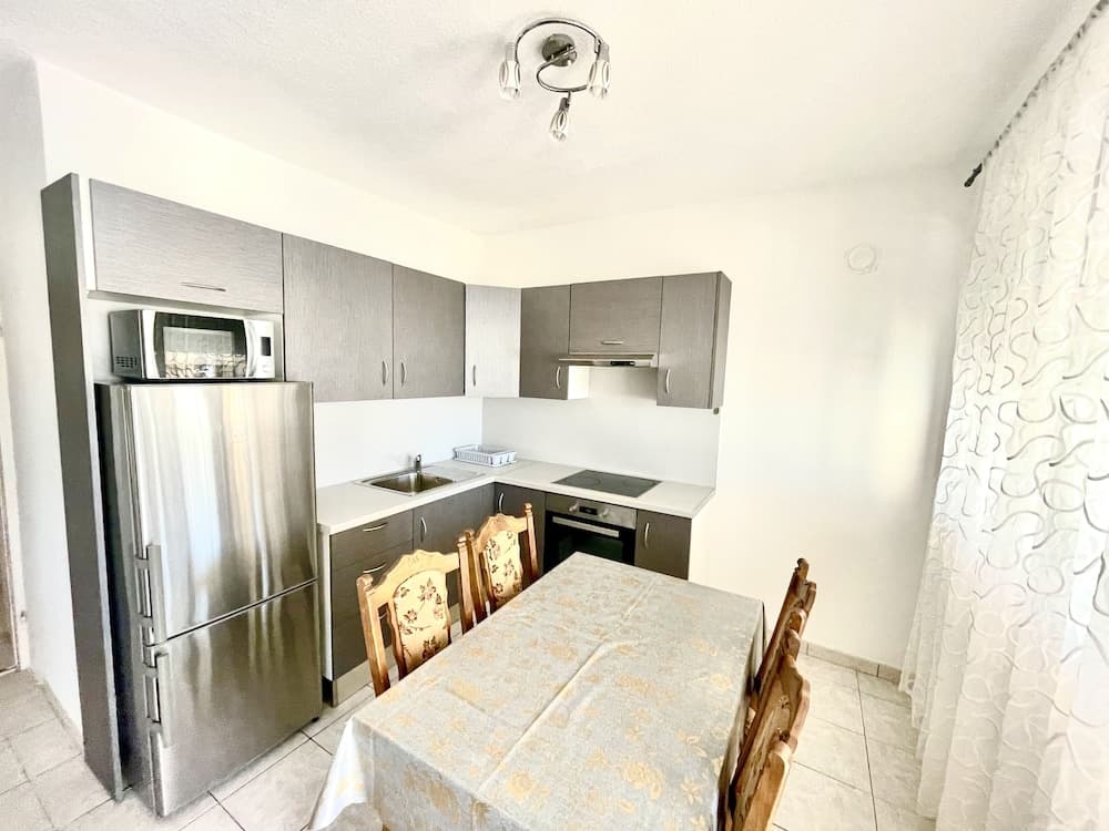 Seaview Apartment for 4