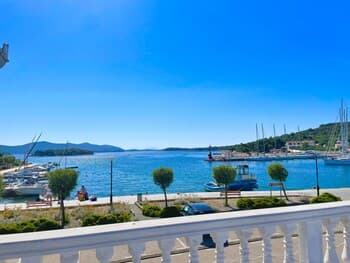 Seaview Apartment for 4