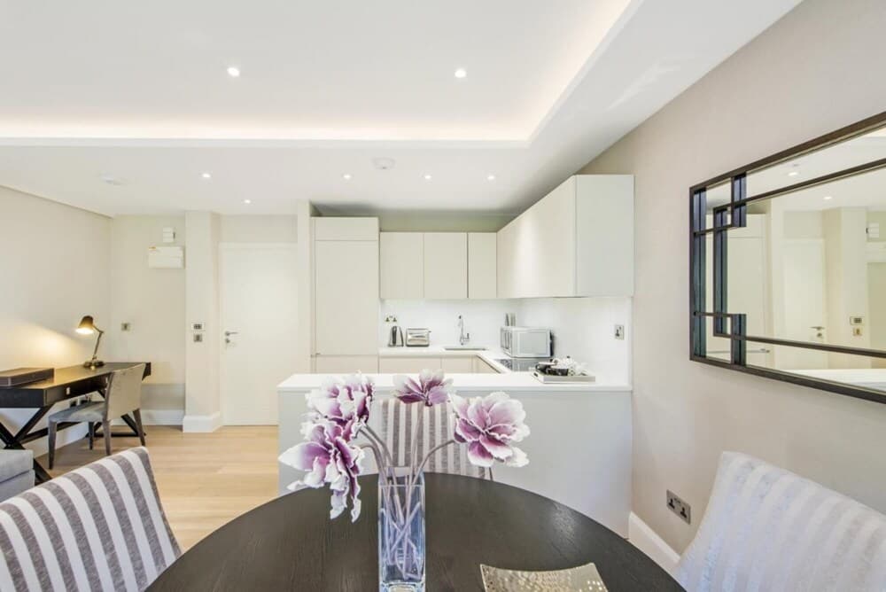 Luxury 2 Bedroom Apartment Near Hyde Park