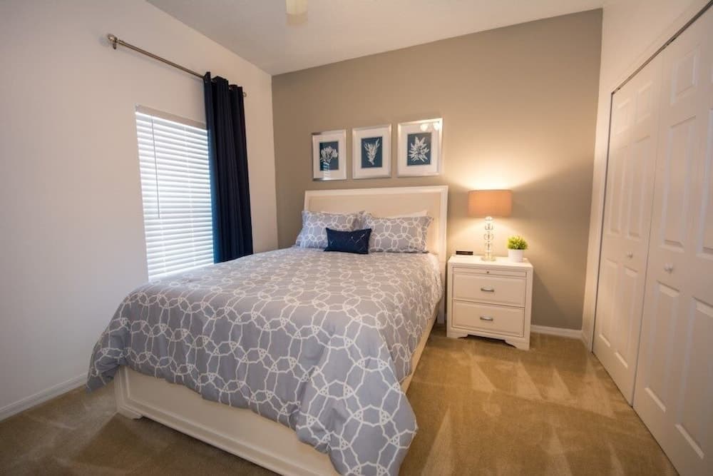 4 Bed 3 Bath Town-home With Pool Near Disney 4 Bedroom Townhouse by Redawning