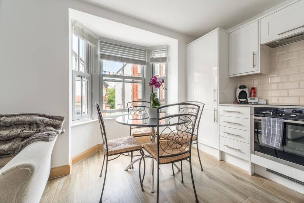 Seagrass Henley - 2 Bed Entire Serviced Apartment