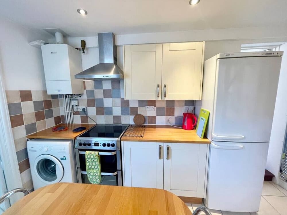 Park End House - Parking Pet Friendly - From 180 Per Night