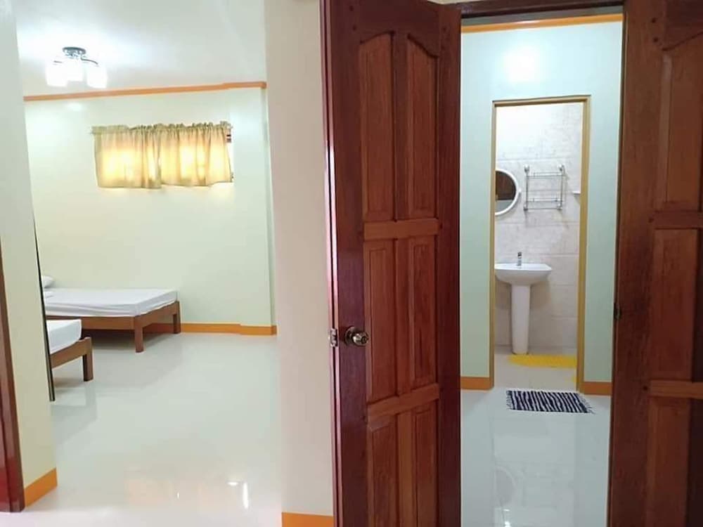 OYO 900 Tahanan Ni Kuya Juan