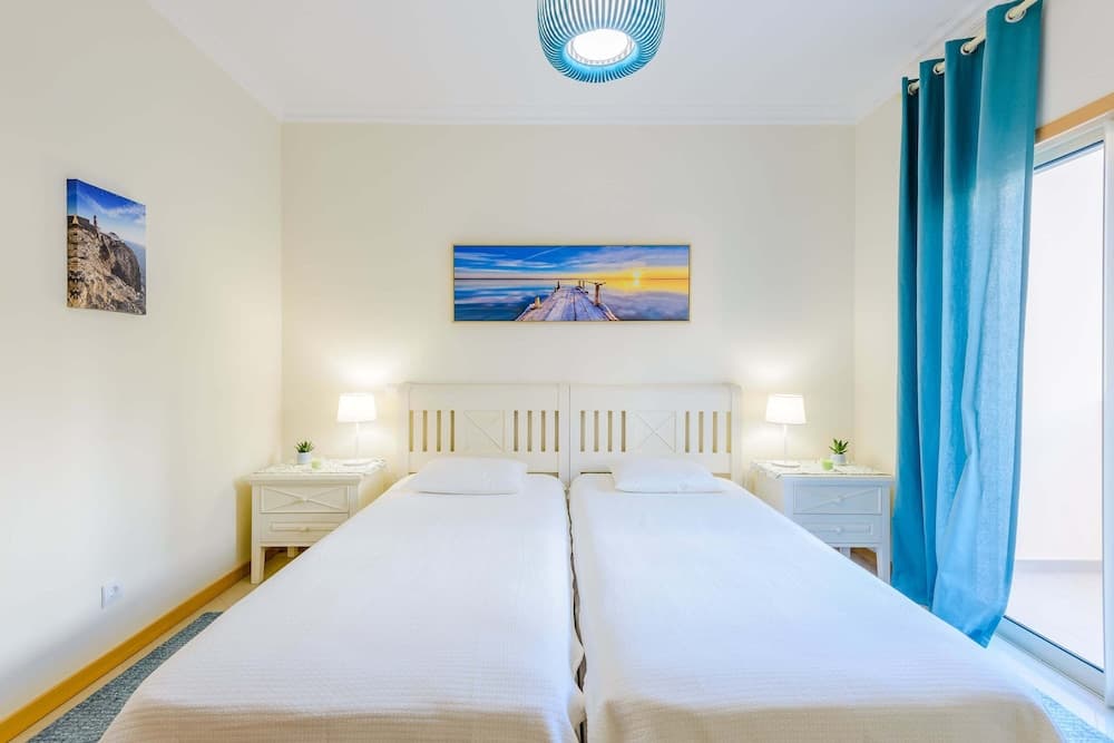 Sea view Apartment with 2 huge Terraces & Swimming pools