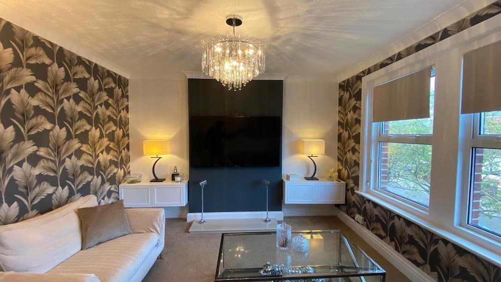 Luxurious, Spacious, Quiet, Near Beaches and Town