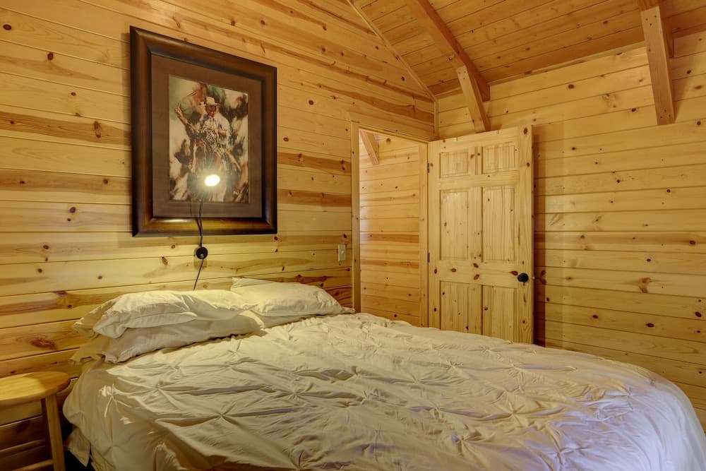 Rustic Ridge Cabins, Charming Retreat (3 Options!)