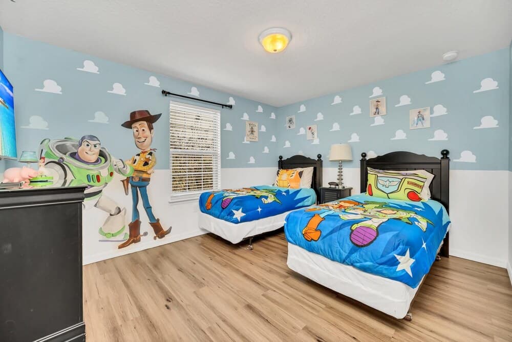 9BR Family Mansion With Pool Hot Tub