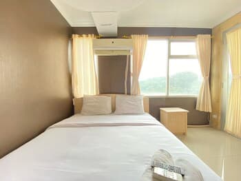 Spacious And Serene Studio Room Apartment At Jarrdin Cihampelas