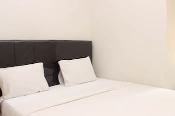 Warm And Tranquil 2Br At Springlake Summarecon Bekasi Apartment