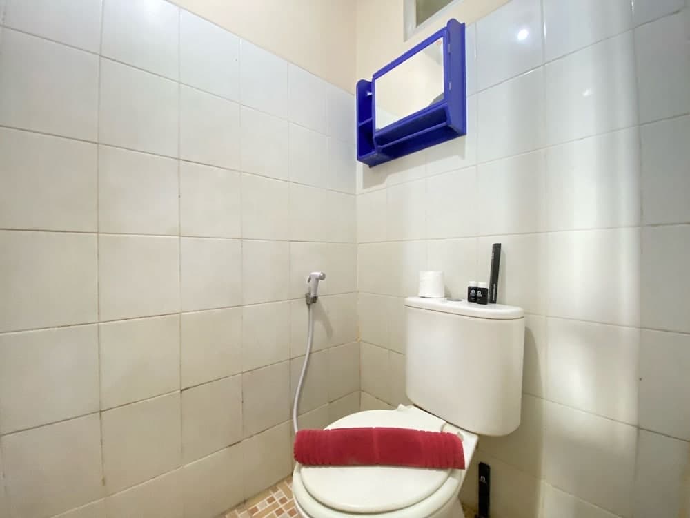 Nice And Comfy Studio At Suites @Metro Apartment