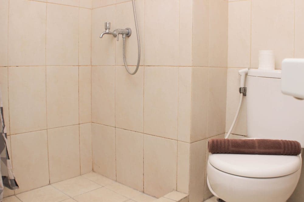 Modern Look And Comfy Studio Apartment At Springlake Summarecon