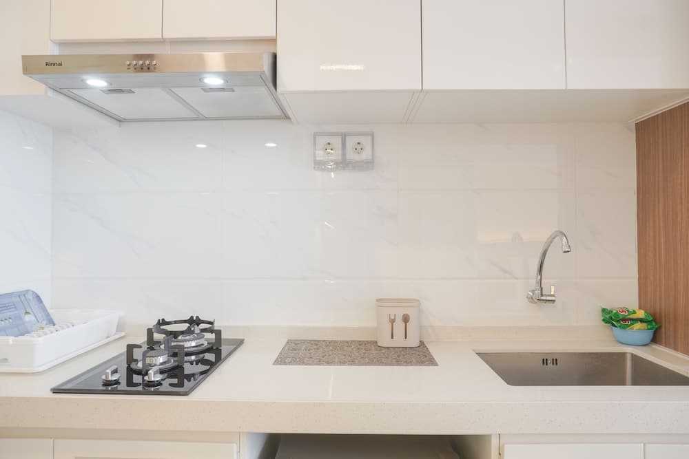 Comfy And Warm Studio Room At Sky House Bsd Apartment