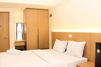 Tranquil And Cozy Studio At Meikarta Apartment