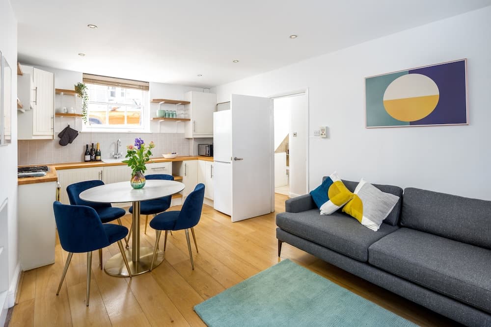 JOIVY Chic & Modern 2-Bed Flat W/ Patio In Pimlico