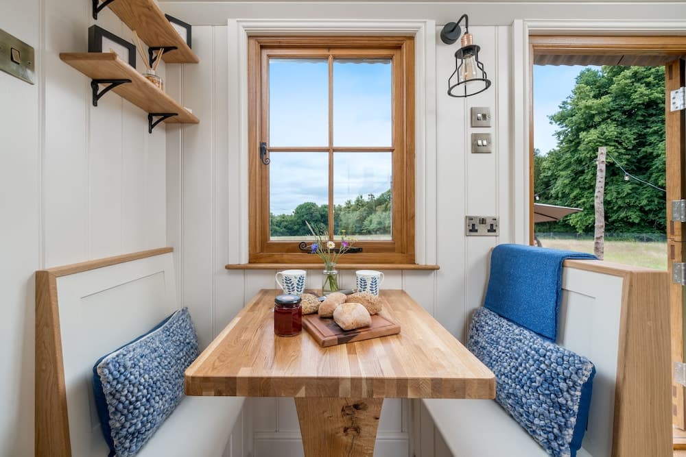 Altido Cosy Hut W/ Hot Tub In Hampshire