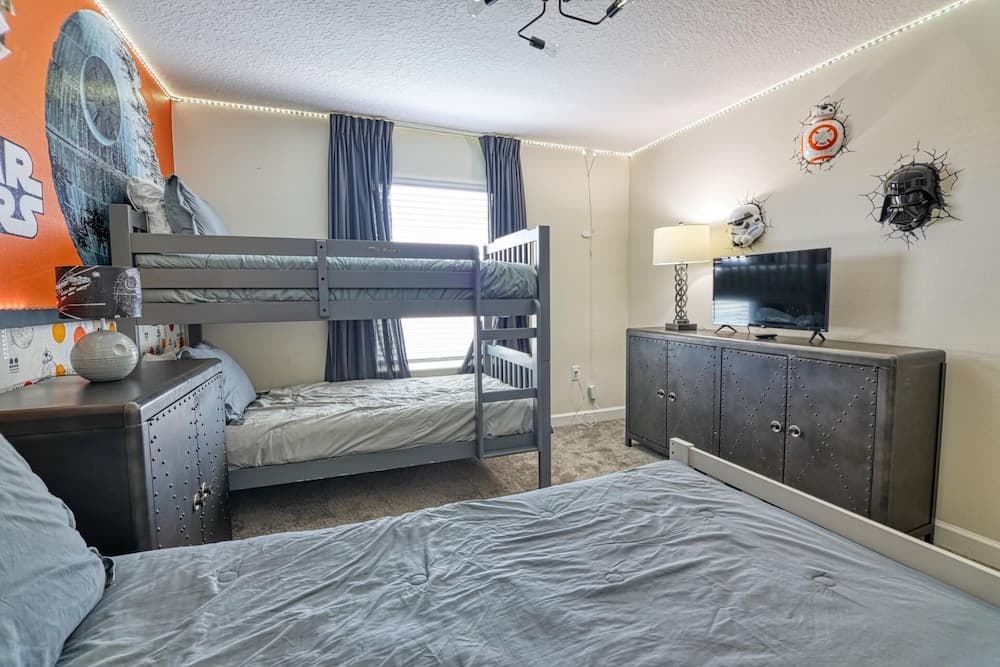 Michael's Contemporary Townhome at Champions Gate