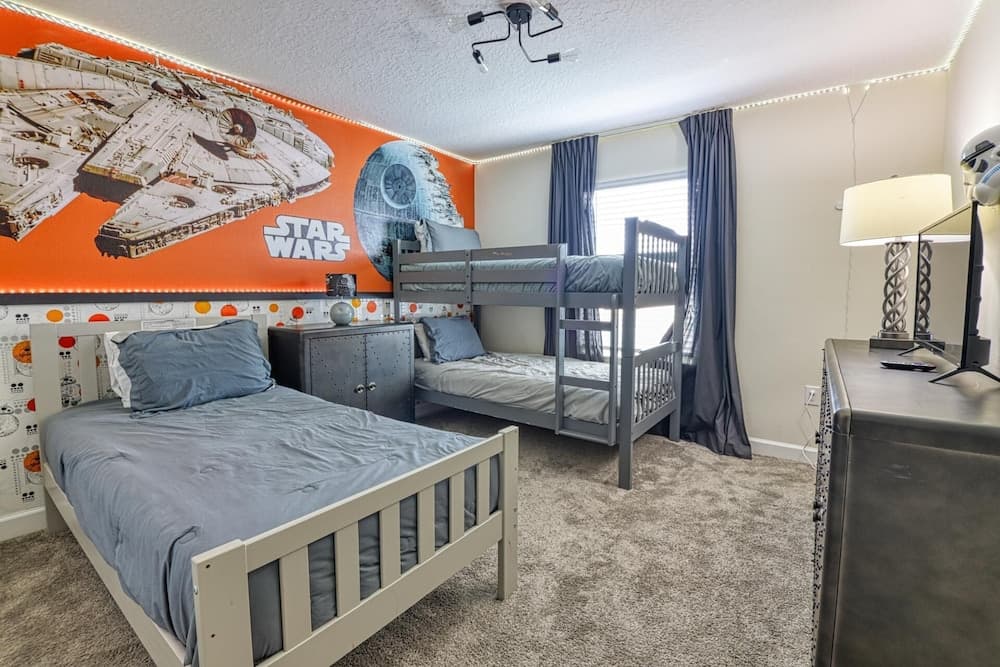 Michael's Contemporary Townhome at Champions Gate