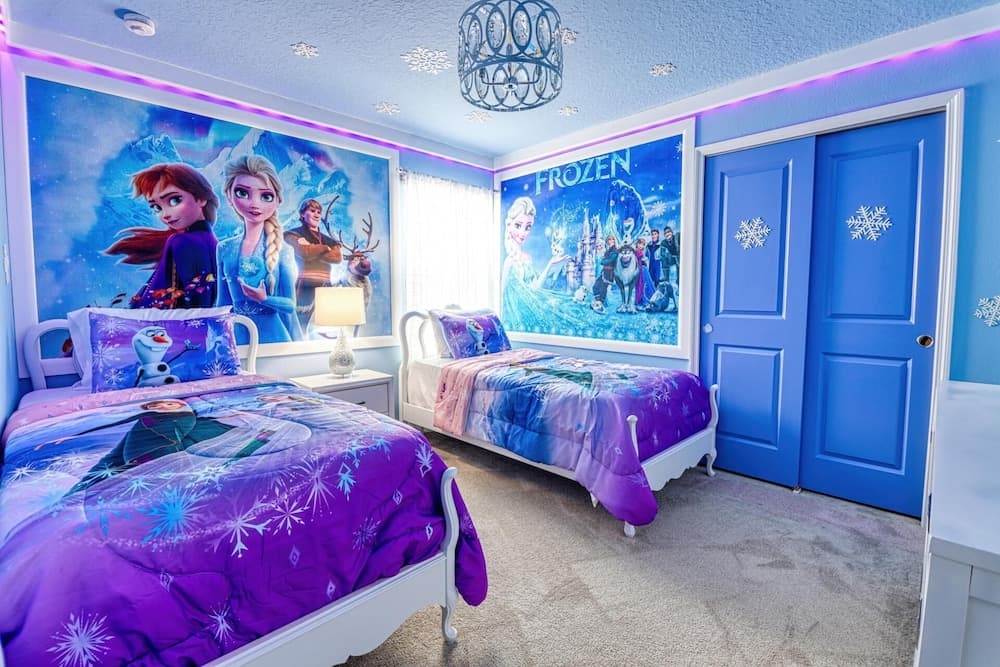 Kevin's Phenomenal Windsor Island Vacation Home