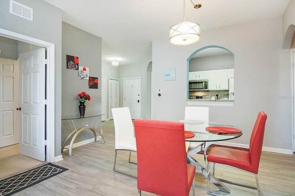 A Touch of Modern at Windsor Hills