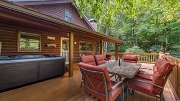 Hideaway Cabin on the Creek With Hot tub and More