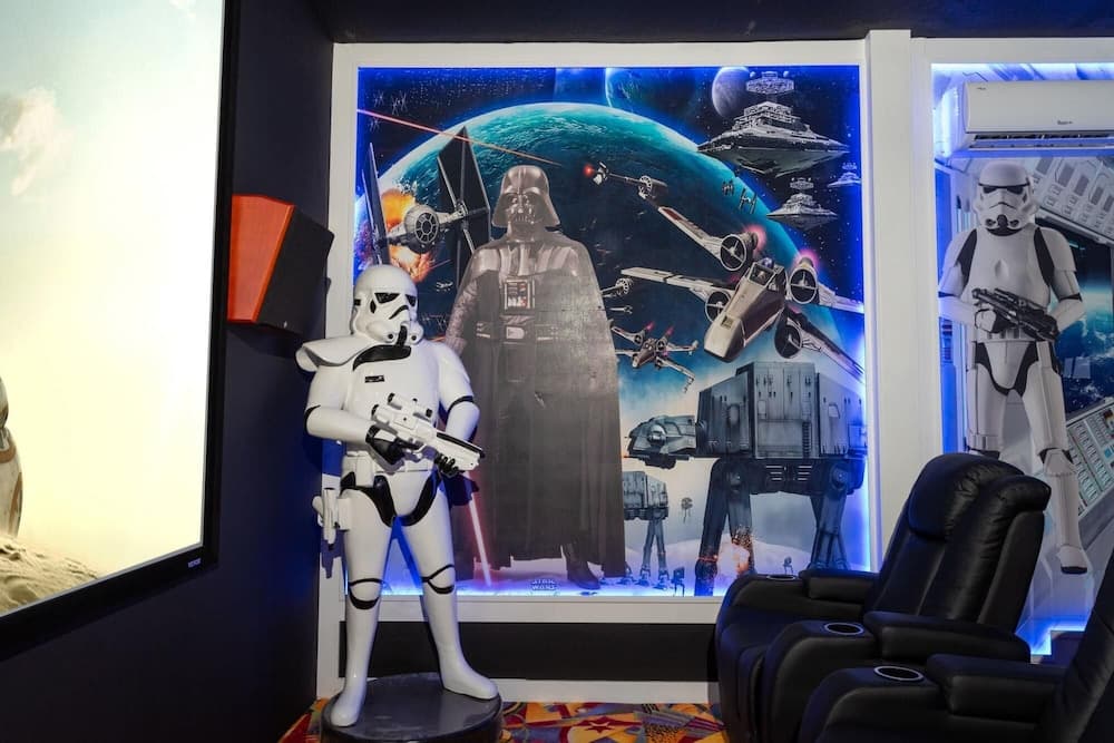 Spacious Home Near Disney