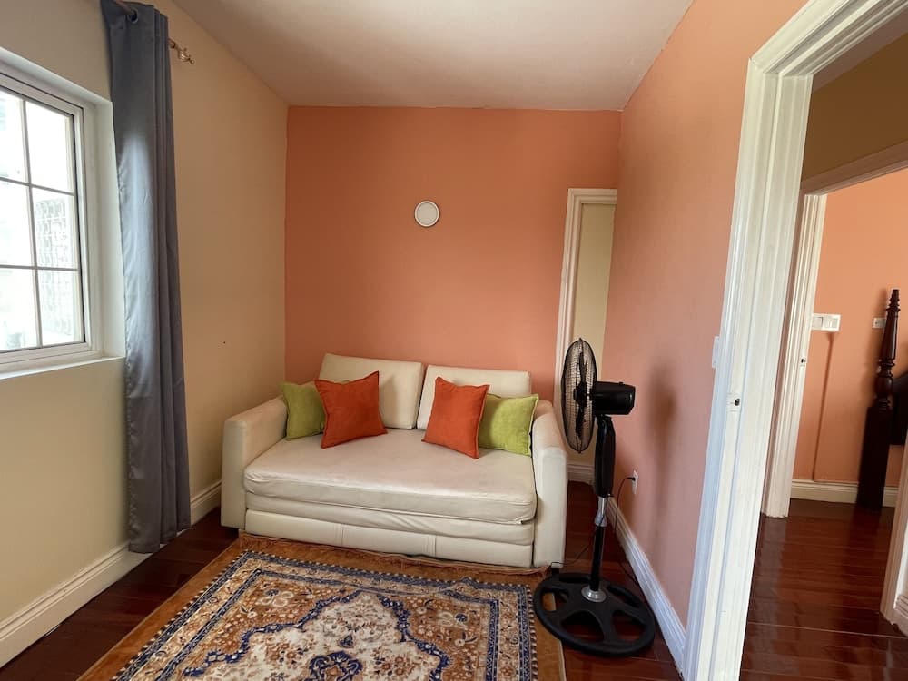 Skyline Suites 2 Queen bedroom 2 Condo by RedAwning