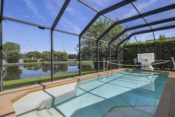 Shangri La Retreat 4 Bedroom Home by Redawning