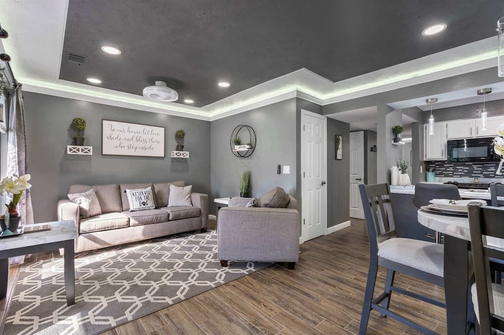 Retreat at the Pointe In the Heart of the Ozarks w/ Famed Branson Attractions