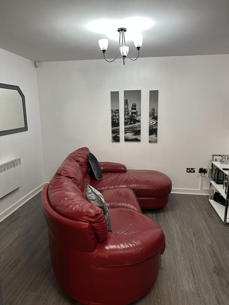 Remarkable 2-bed Apartment in Wolverhampton