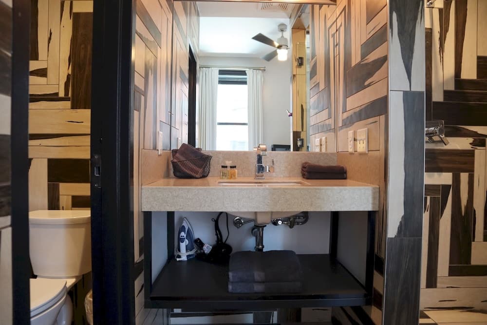 Cozy En Suite Studio